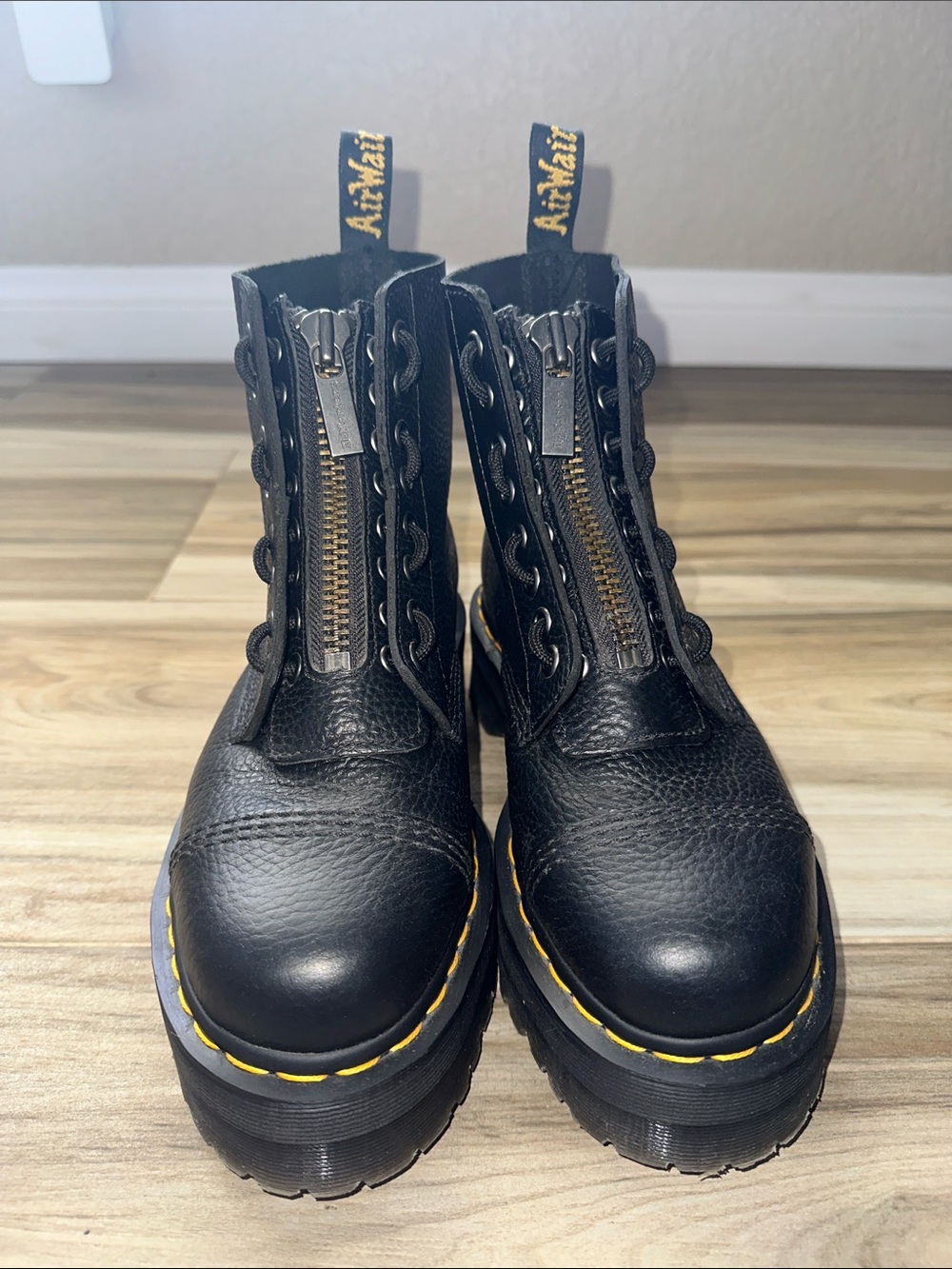 Dr. Martens Sinclair boots - Picture 1 of 6